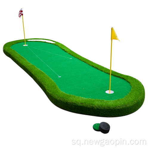 Vendosja e golfit të gjelbër në fushë Mini Golf Golf